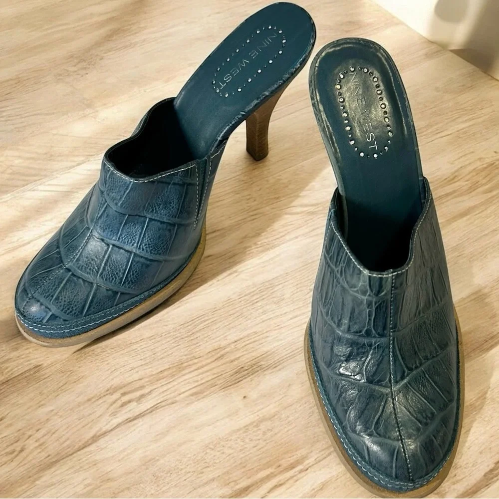 Nine West Blue Croc-Embossed Leather Mules. Size 7.5 - Picture 3 of 10